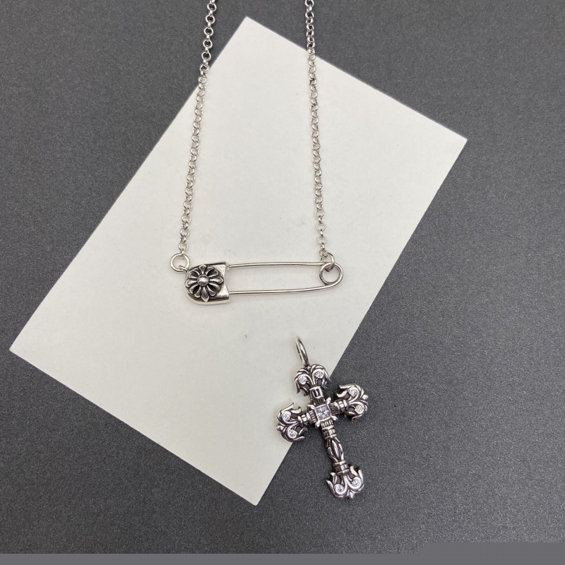 Ch**me He**ts necklaces